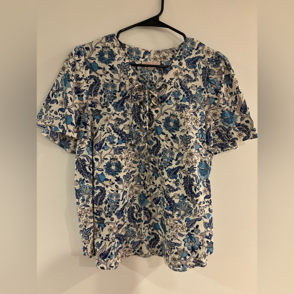 Knox Rose flirty, blue flowers, comfortable peasant blouse, size Medium